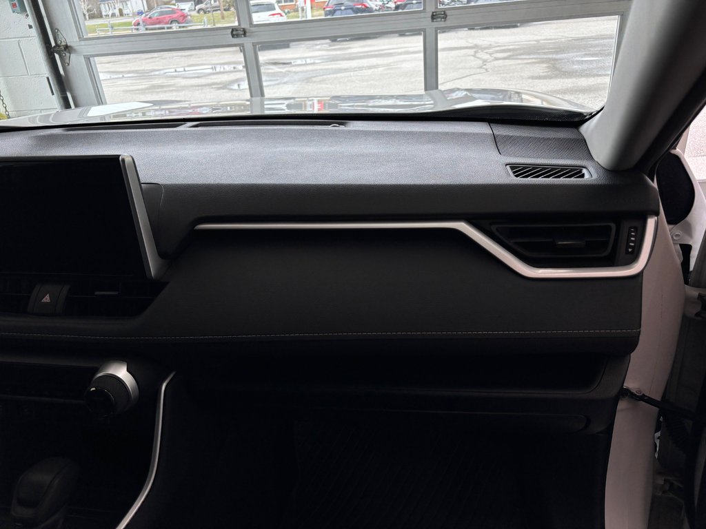 Toyota RAV4 Hybrid XLE AWD, 2024 à Magog, Québec - 10 - w1024h768px