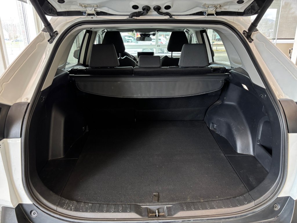 Toyota RAV4 Hybrid XLE AWD, 2024 à Magog, Québec - 7 - w1024h768px