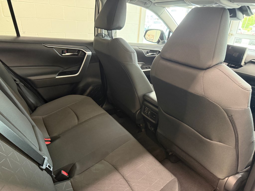2024 Toyota RAV4 Hybrid XLE in Magog, Quebec - 7 - w1024h768px