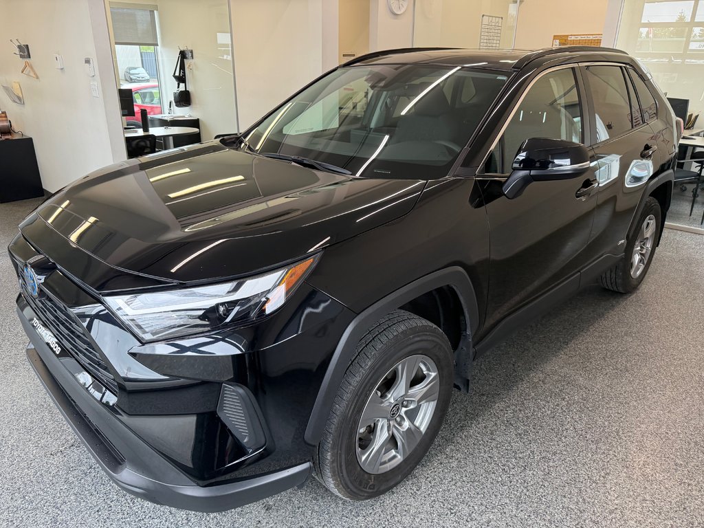 2024 Toyota RAV4 Hybrid XLE in Magog, Quebec - 4 - w1024h768px