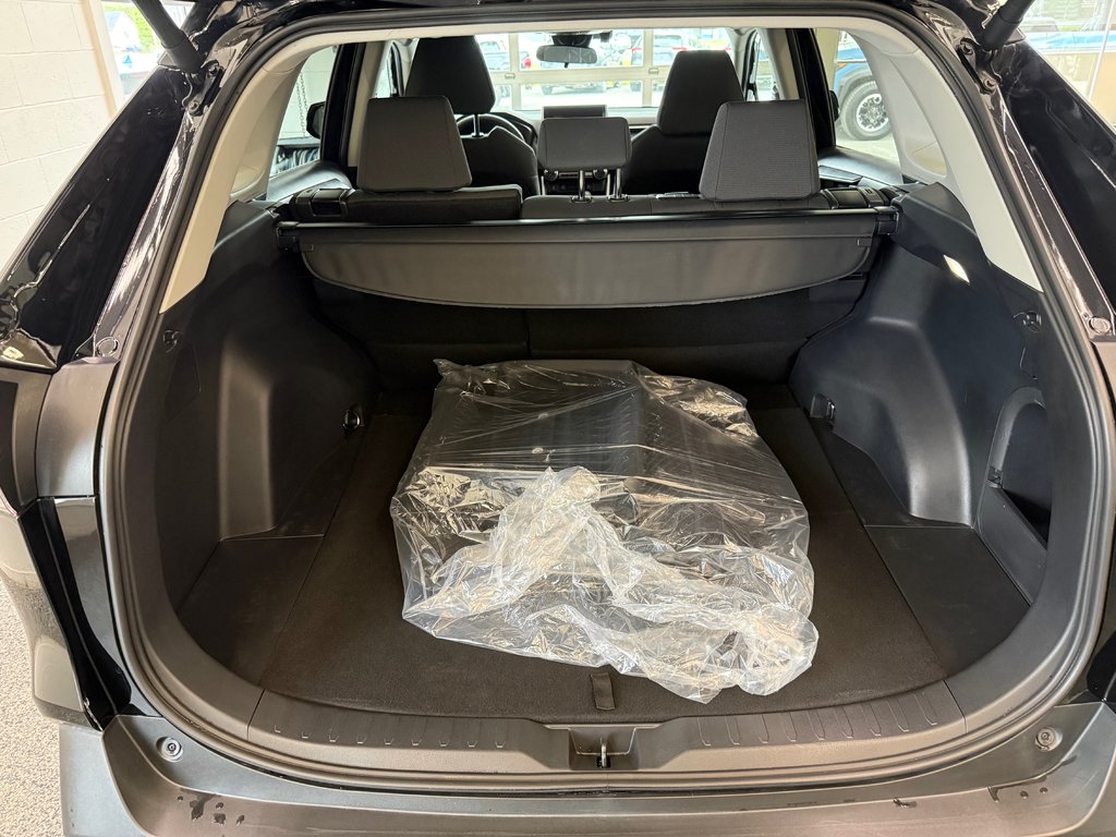 2024 Toyota RAV4 Hybrid XLE in Magog, Quebec - 8 - w1024h768px