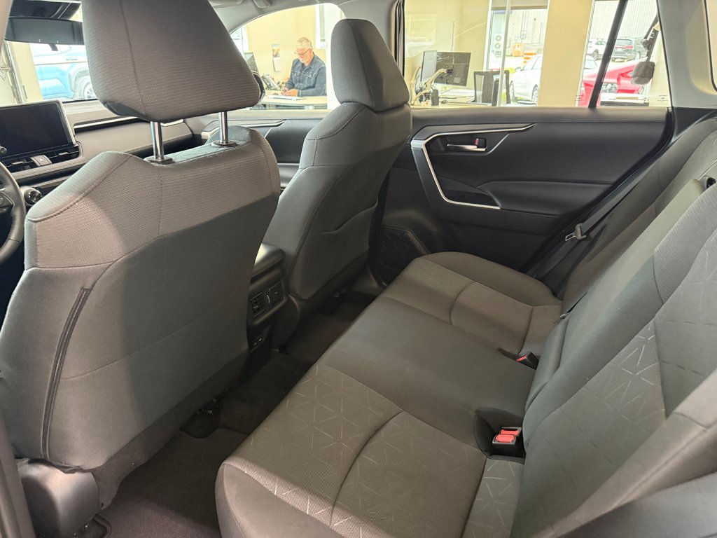 2024 Toyota RAV4 Hybrid XLE in Magog, Quebec - 9 - w1024h768px