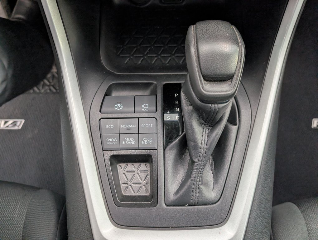 Toyota RAV4 LE AWD, 2024 à Magog, Québec - 15 - w1024h768px