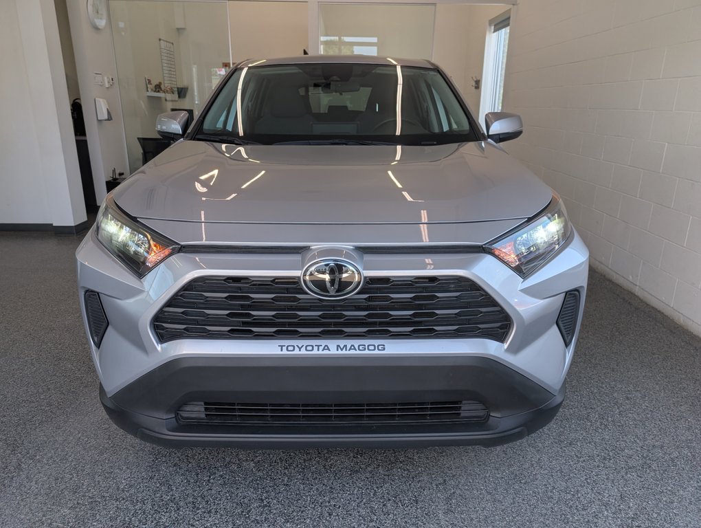Toyota RAV4 LE AWD, 2024 à Magog, Québec - 5 - w1024h768px