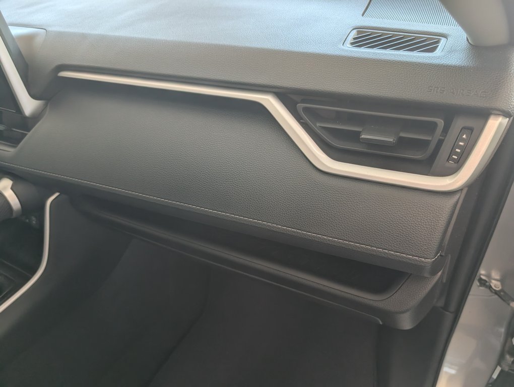 Toyota RAV4 LE AWD, 2024 à Magog, Québec - 9 - w1024h768px