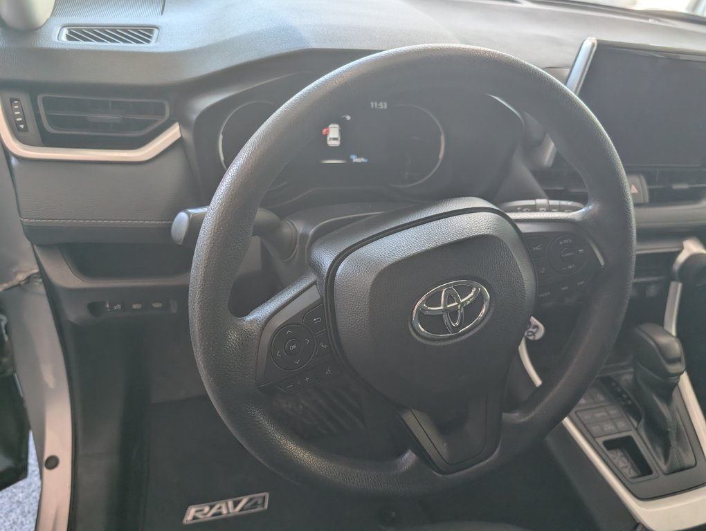 Toyota RAV4 LE AWD, 2024 à Magog, Québec - 12 - w1024h768px