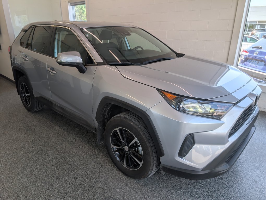 Toyota RAV4 LE AWD, 2024 à Magog, Québec - 1 - w1024h768px