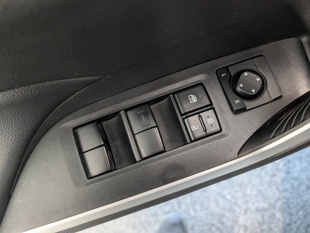 Toyota RAV4 LE AWD, 2024 à Magog, Québec - 13 - w1024h768px