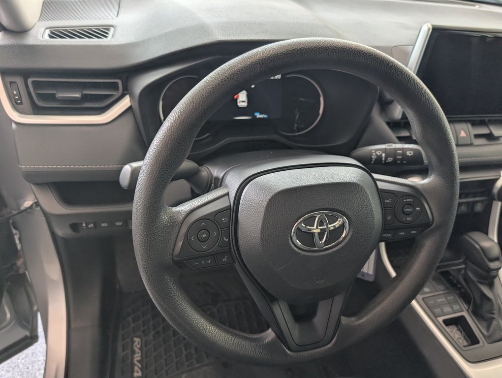 Toyota RAV4 LE AWD, 2024 à Magog, Québec - 12 - w1024h768px