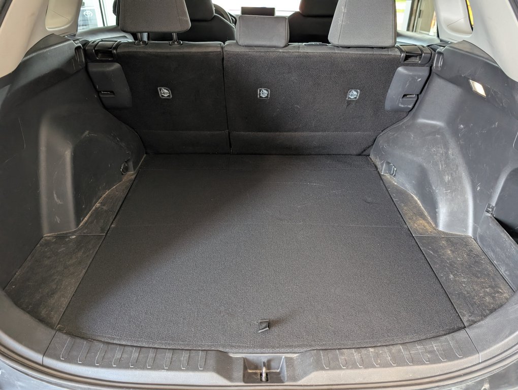 Toyota RAV4 LE AWD, 2024 à Magog, Québec - 6 - w1024h768px