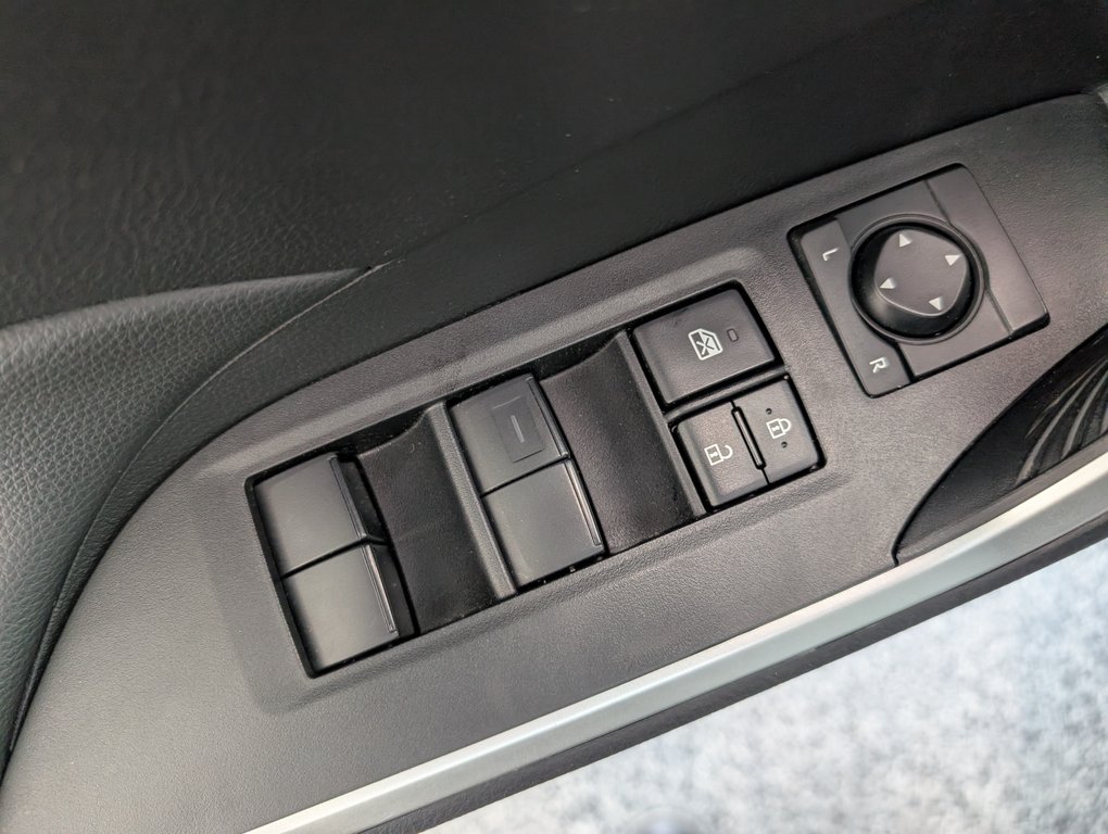 Toyota RAV4 LE AWD, 2024 à Magog, Québec - 13 - w1024h768px