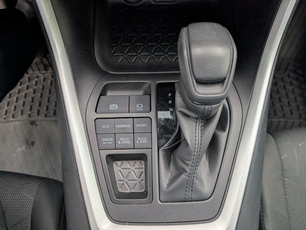 Toyota RAV4 LE AWD, 2024 à Magog, Québec - 15 - w1024h768px
