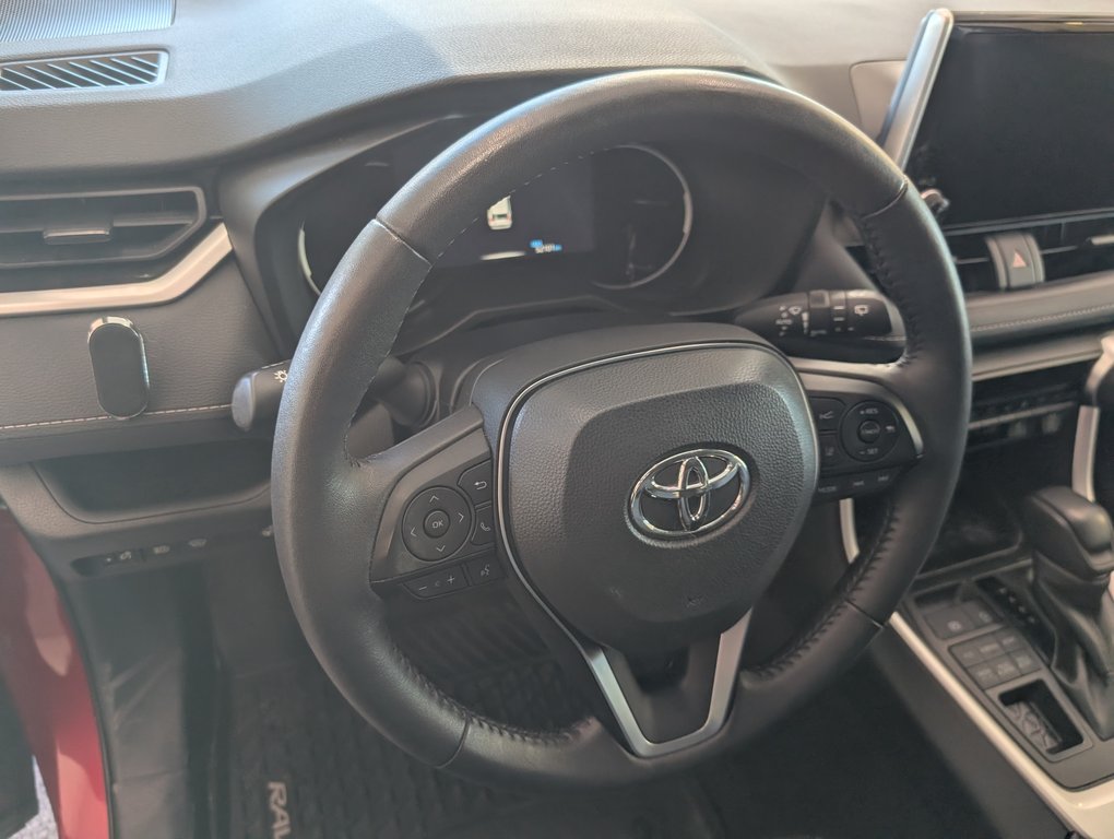 2024 Toyota RAV4 XLE AWD in Magog, Quebec - 12 - w1024h768px