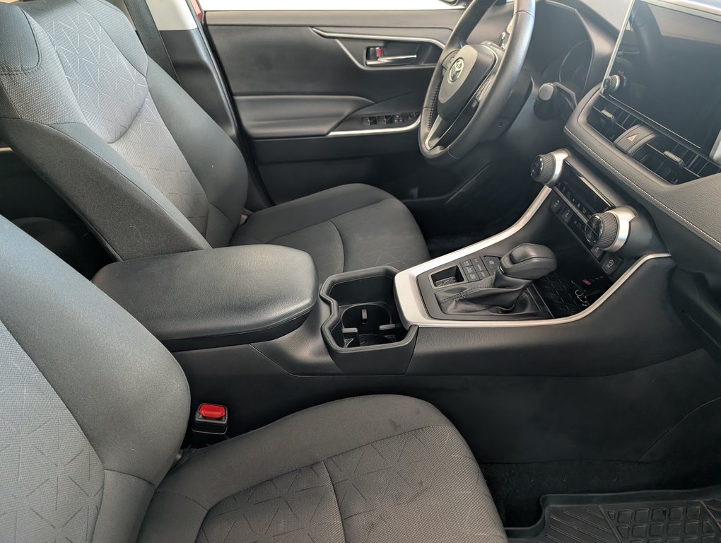 2024 Toyota RAV4 XLE AWD in Magog, Quebec - 8 - w1024h768px