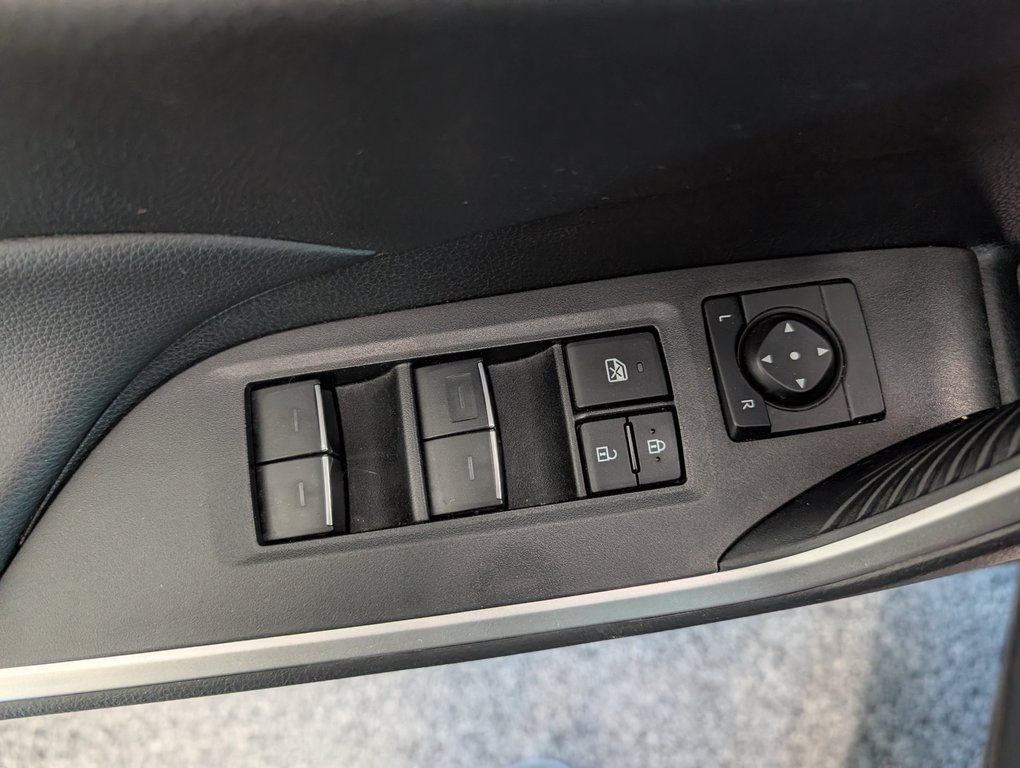 2024 Toyota RAV4 XLE AWD in Magog, Quebec - 14 - w1024h768px