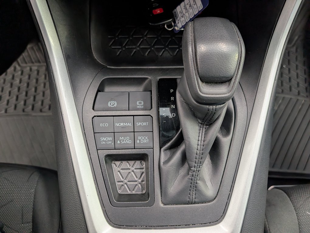 2024 Toyota RAV4 XLE AWD in Magog, Quebec - 16 - w1024h768px