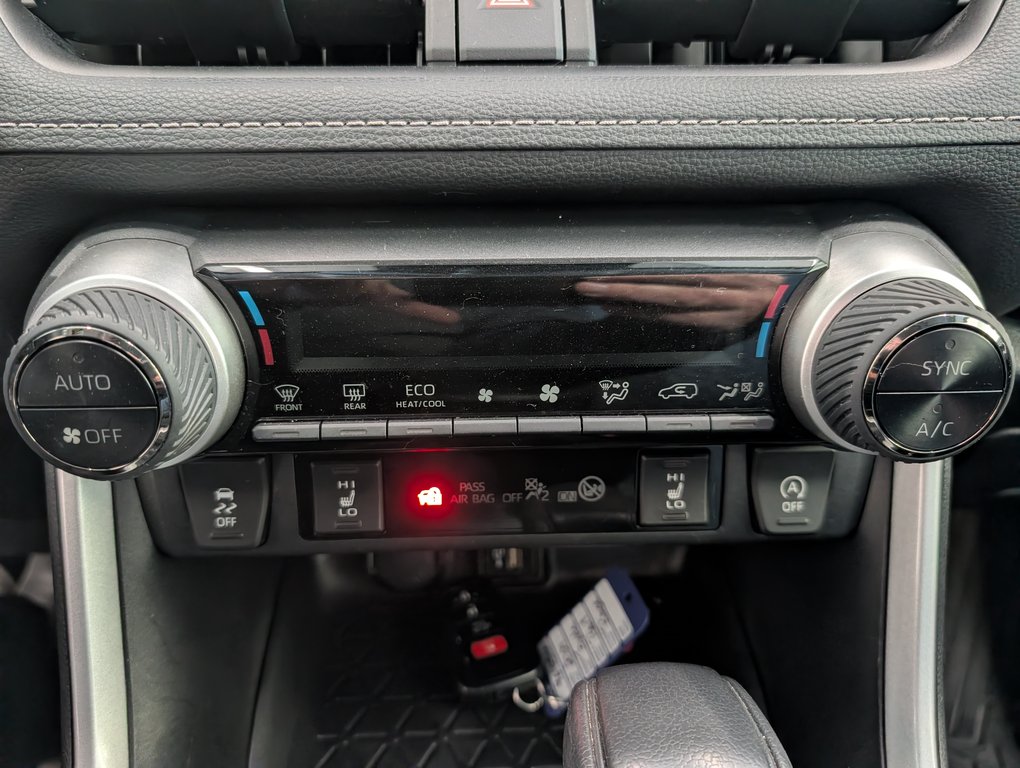 2024 Toyota RAV4 XLE AWD in Magog, Quebec - 17 - w1024h768px