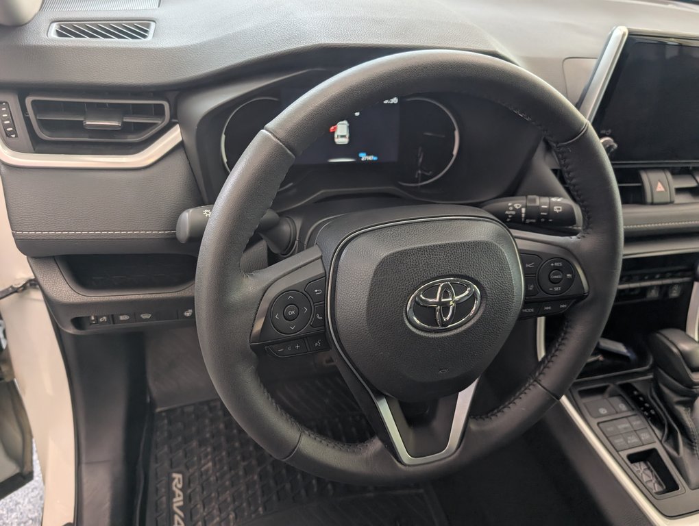 2024 Toyota RAV4 XLE AWD in Magog, Quebec - 12 - w1024h768px