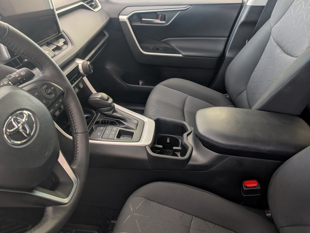 2024 Toyota RAV4 XLE AWD in Magog, Quebec - 11 - w1024h768px