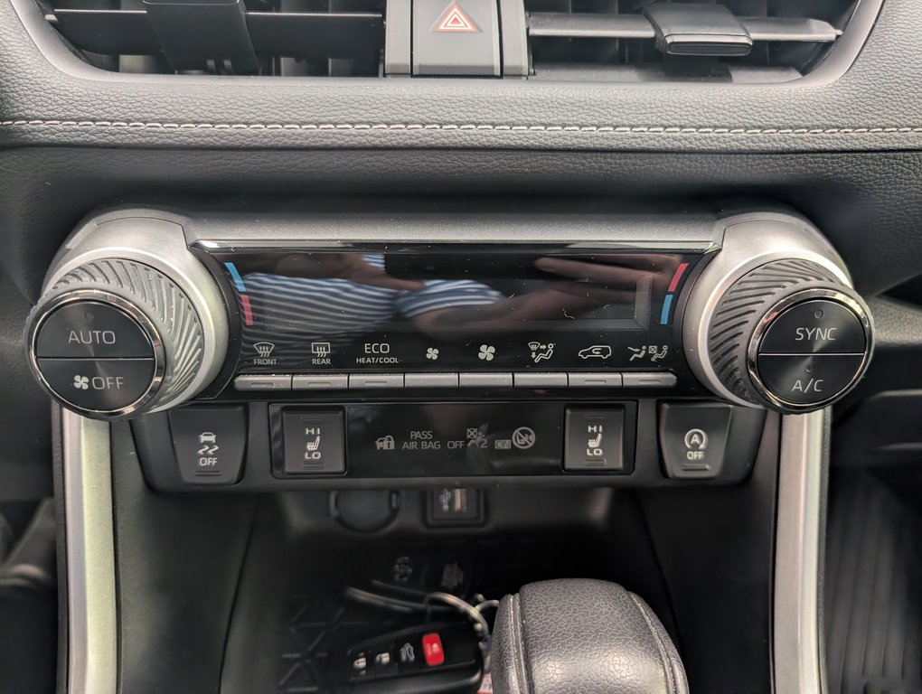 2024 Toyota RAV4 XLE AWD in Magog, Quebec - 17 - w1024h768px