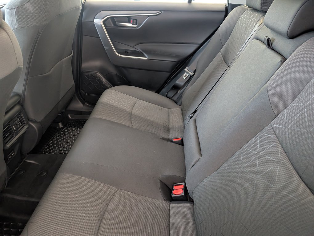 2024 Toyota RAV4 XLE AWD in Magog, Quebec - 10 - w1024h768px
