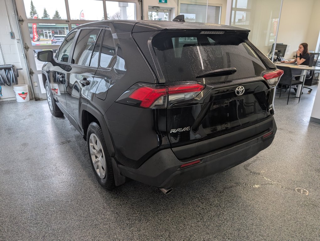 Toyota RAV4 LE AWD 2025 à Magog, Québec - 4 - w1024h768px