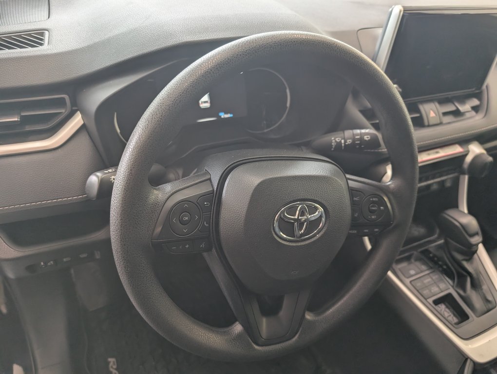 Toyota RAV4 LE AWD 2025 à Magog, Québec - 12 - w1024h768px
