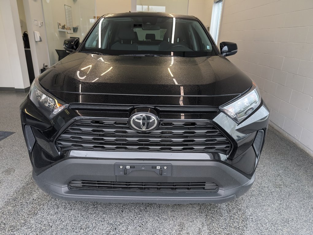 Toyota RAV4 LE AWD 2025 à Magog, Québec - 5 - w1024h768px