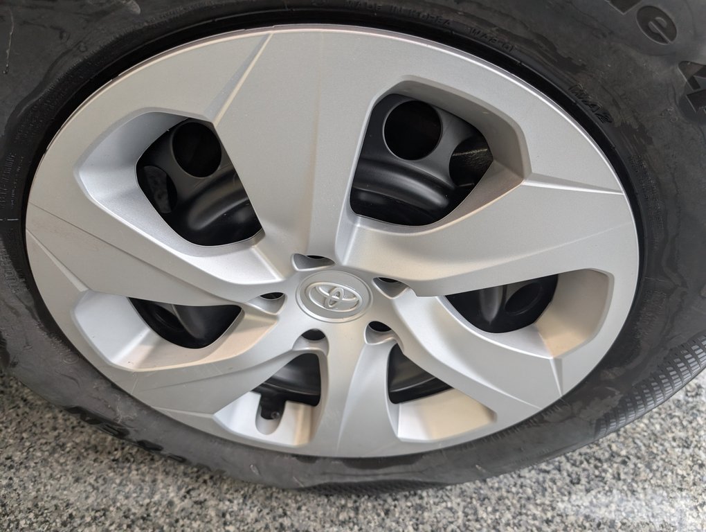 Toyota RAV4 LE AWD 2025 à Magog, Québec - 22 - w1024h768px