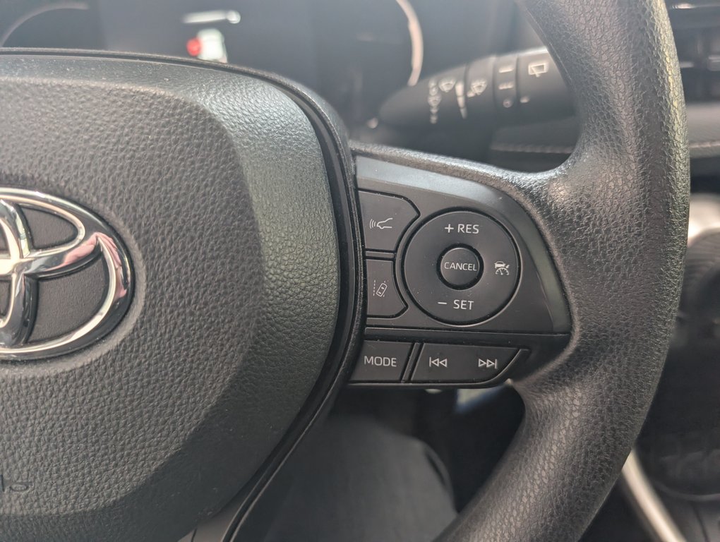 Toyota RAV4 LE AWD 2025 à Magog, Québec - 18 - w1024h768px