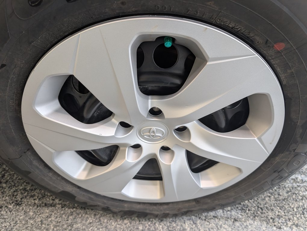 2025 Toyota RAV4 LE AWD in Magog, Quebec - 22 - w1024h768px