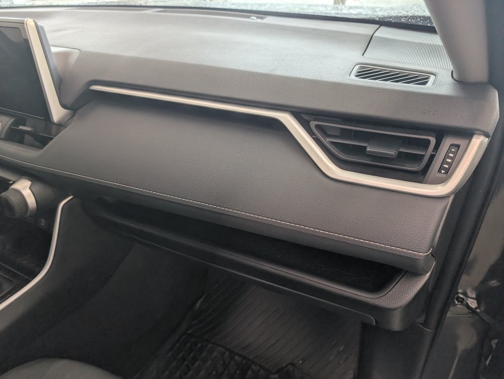 2025 Toyota RAV4 LE AWD in Magog, Quebec - 9 - w1024h768px