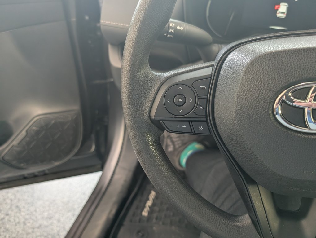 2025 Toyota RAV4 LE AWD in Magog, Quebec - 17 - w1024h768px