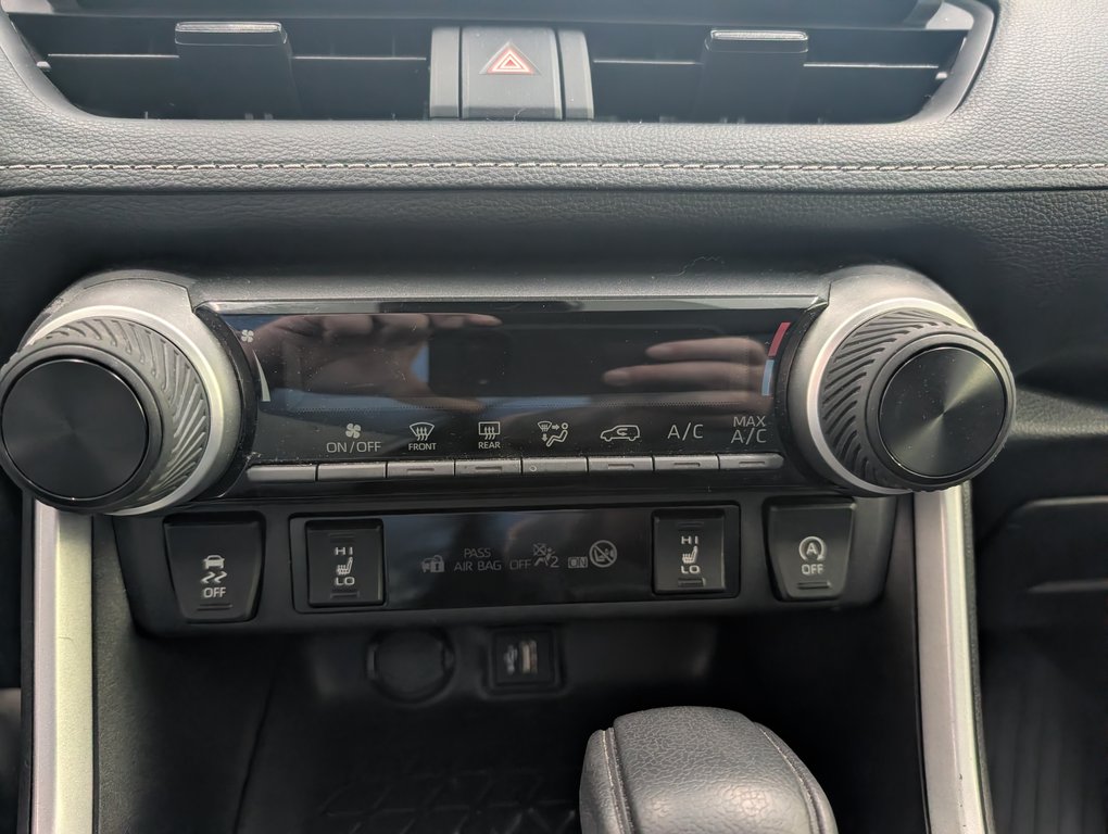 2025 Toyota RAV4 LE AWD in Magog, Quebec - 16 - w1024h768px