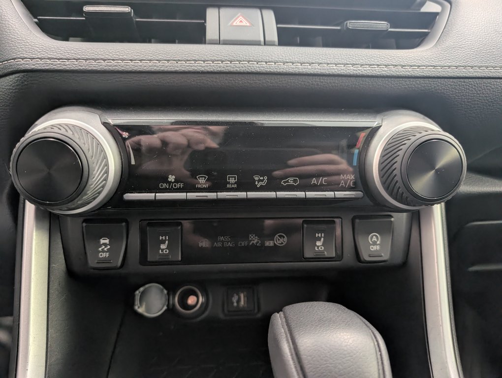 2025 Toyota RAV4 LE AWD, A/C, in Magog, Quebec - 16 - w1024h768px