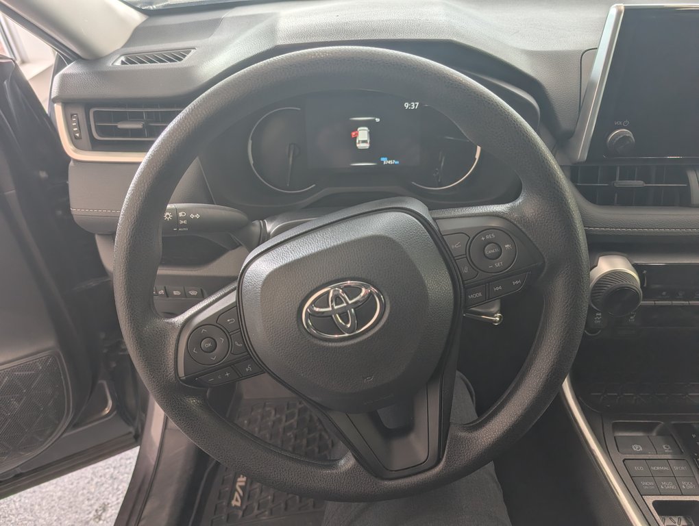 2025 Toyota RAV4 LE AWD, A/C, in Magog, Quebec - 14 - w1024h768px