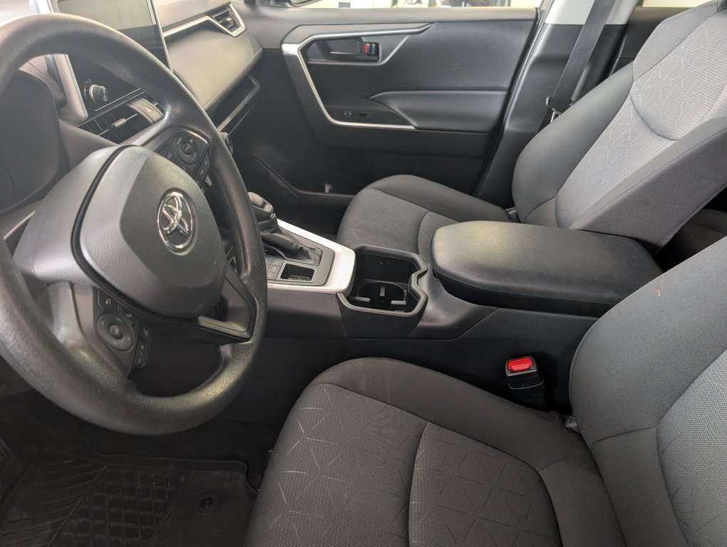 2025 Toyota RAV4 LE AWD, A/C, in Magog, Quebec - 11 - w1024h768px
