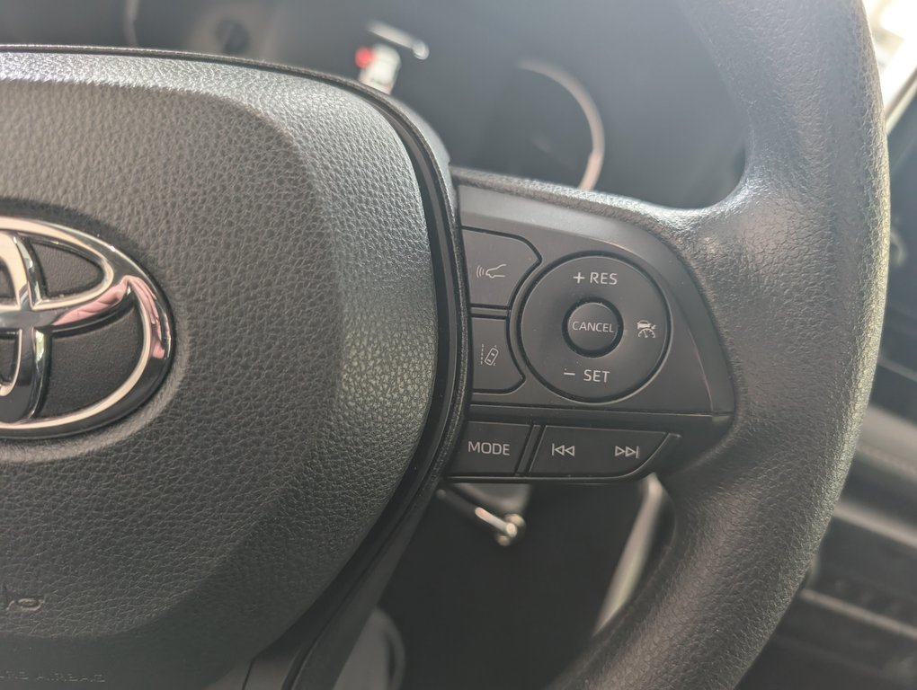 2025 Toyota RAV4 LE AWD, A/C, in Magog, Quebec - 18 - w1024h768px