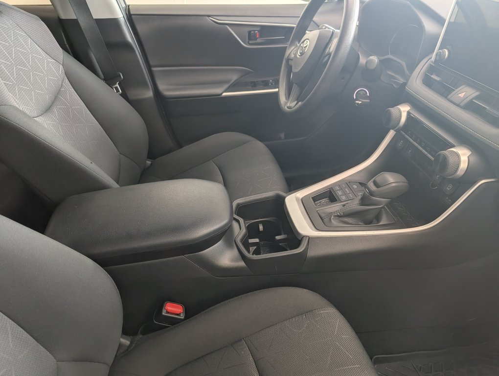 2025 Toyota RAV4 LE AWD, A/C, in Magog, Quebec - 8 - w1024h768px