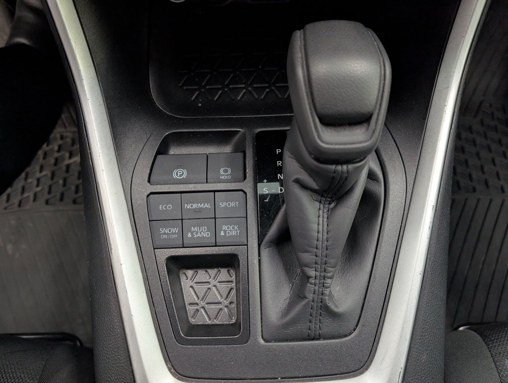 2025 Toyota RAV4 LE AWD, A/C, in Magog, Quebec - 15 - w1024h768px