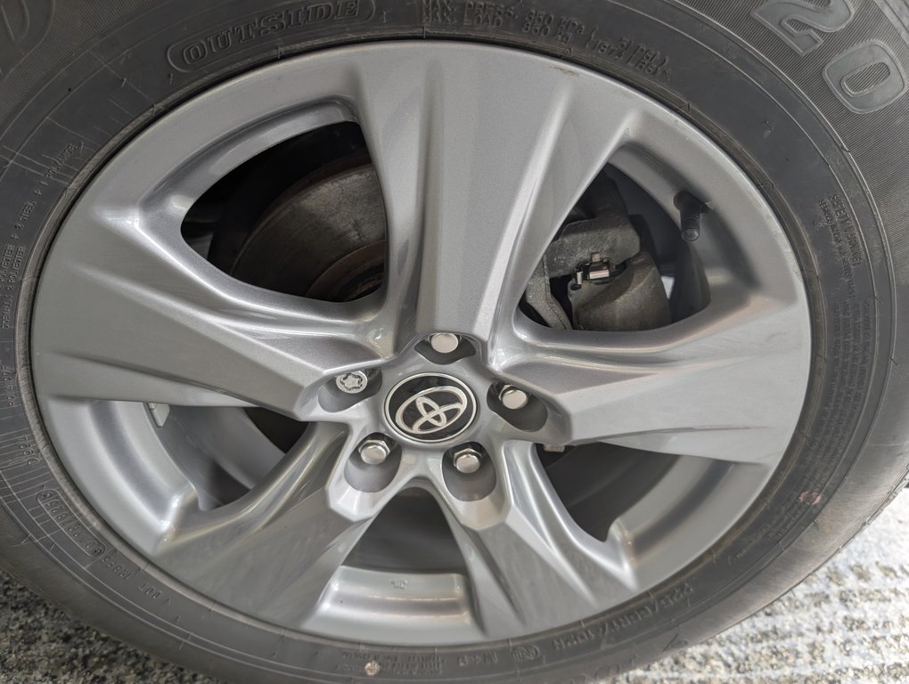 Toyota RAV4 XLE AWD 2025 à Magog, Québec - 24 - w1024h768px