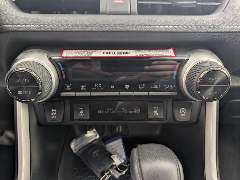Toyota RAV4 XLE AWD 2025 à Magog, Québec - 17 - w1024h768px