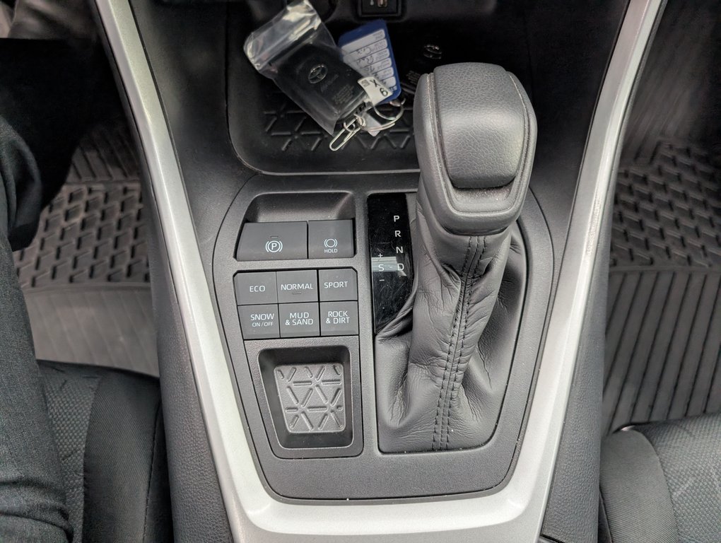Toyota RAV4 XLE AWD 2025 à Magog, Québec - 16 - w1024h768px