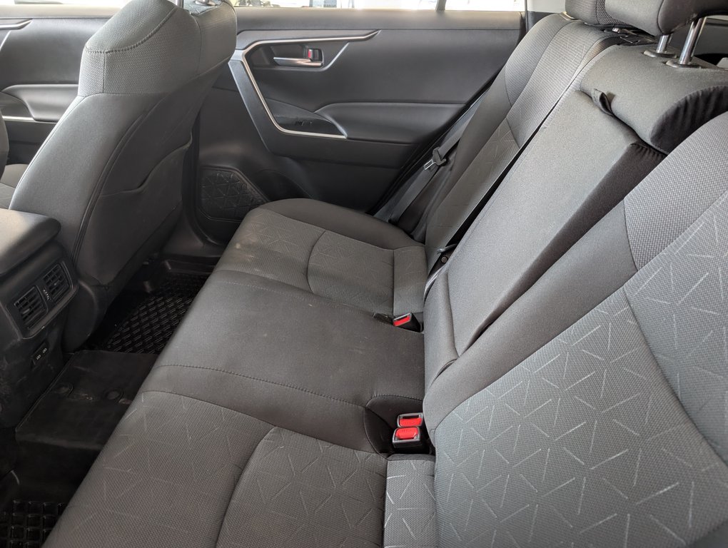 Toyota RAV4 XLE AWD 2025 à Magog, Québec - 10 - w1024h768px