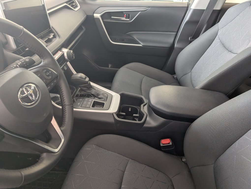 Toyota RAV4 XLE AWD 2025 à Magog, Québec - 11 - w1024h768px