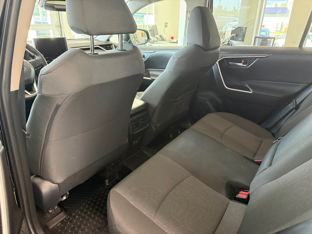 2025 Toyota RAV4 XLE AWD in Magog, Quebec - 10 - w1024h768px