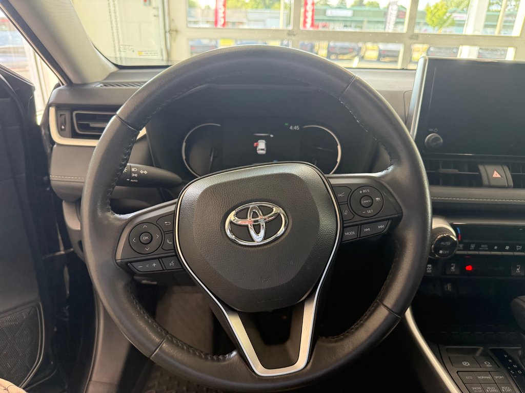 2025 Toyota RAV4 XLE AWD in Magog, Quebec - 13 - w1024h768px