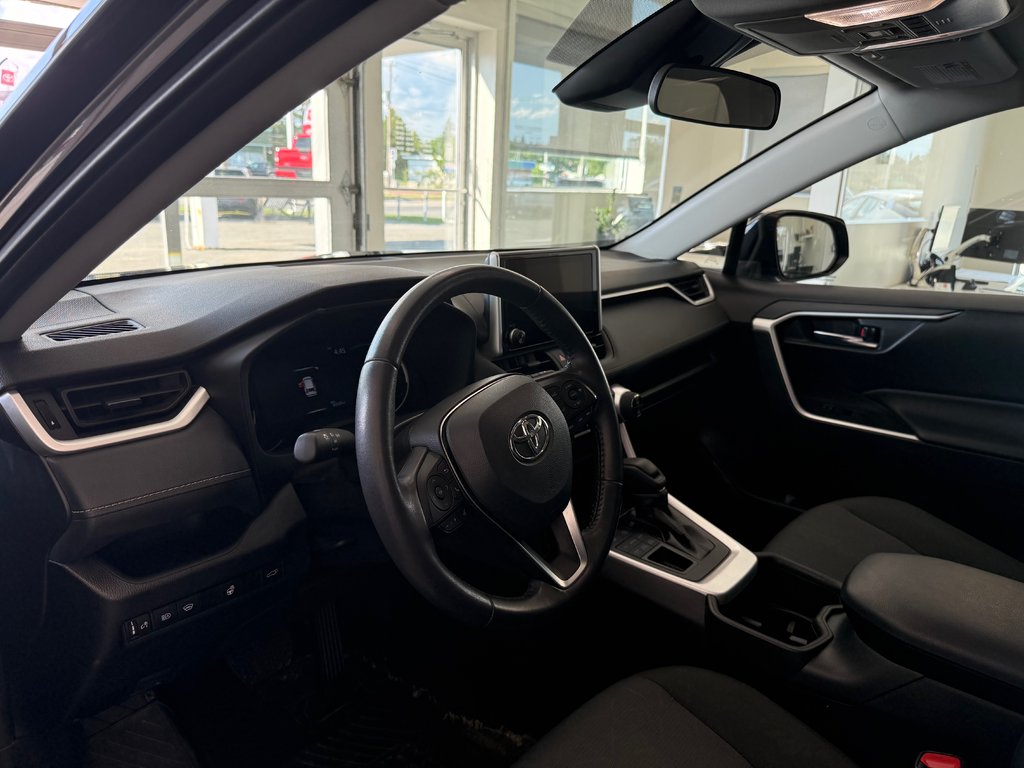 2025 Toyota RAV4 XLE AWD in Magog, Quebec - 11 - w1024h768px