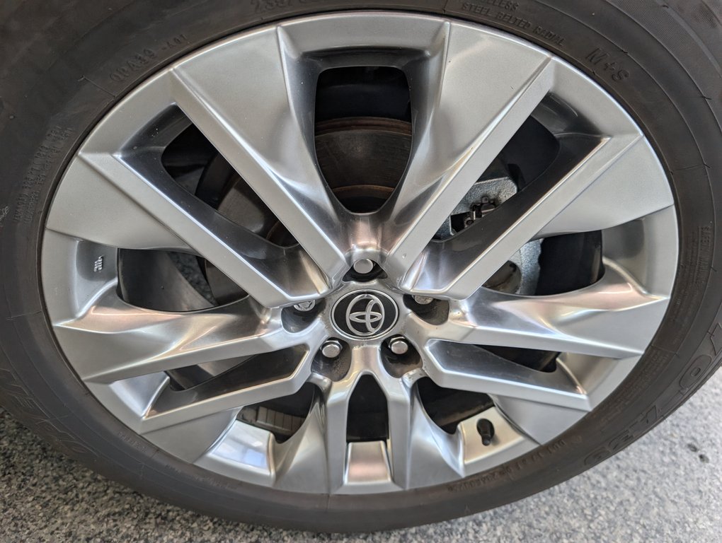 2025 Toyota RAV4 XLE AWD, in Magog, Quebec - 24 - w1024h768px