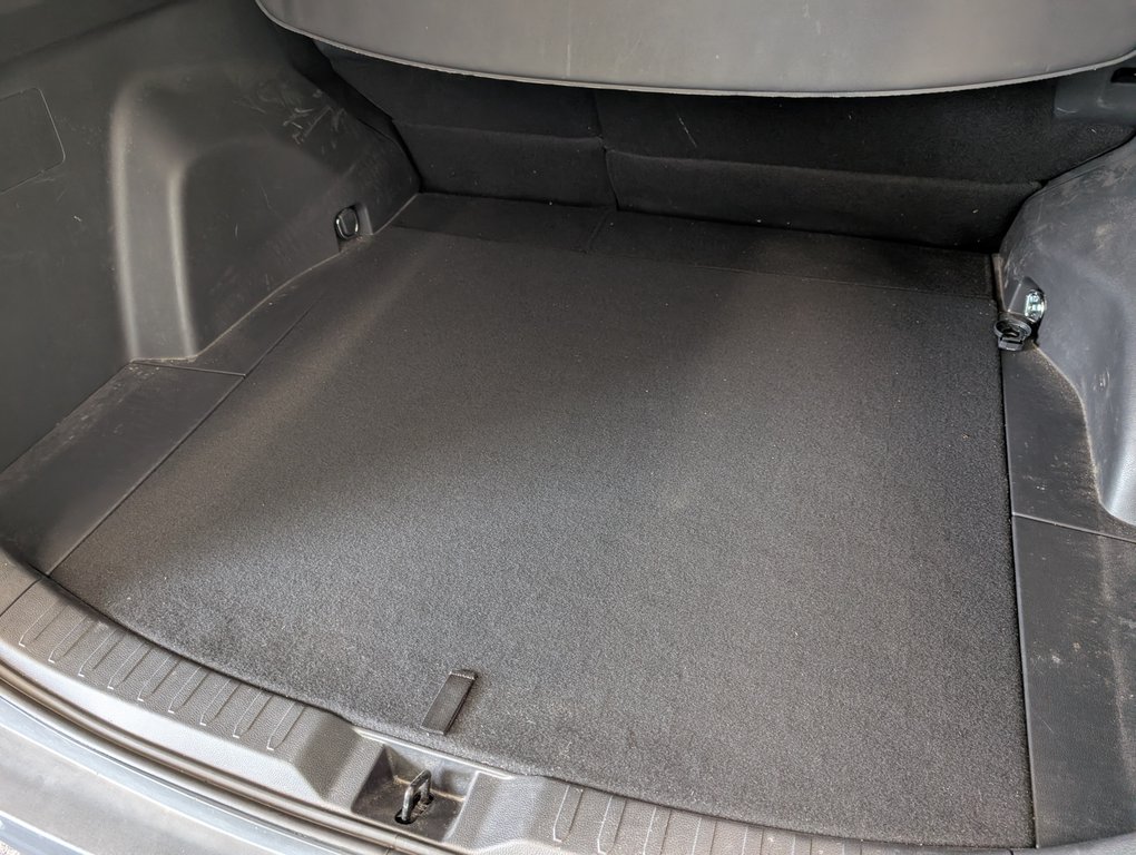 2025 Toyota RAV4 XLE AWD, in Magog, Quebec - 6 - w1024h768px